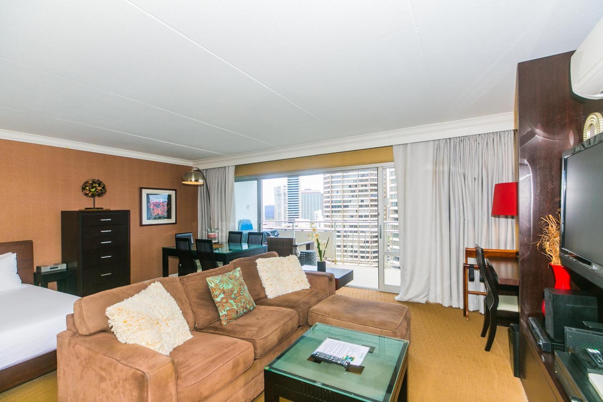 Ilikai Tower 2121 View 1br Honolulu