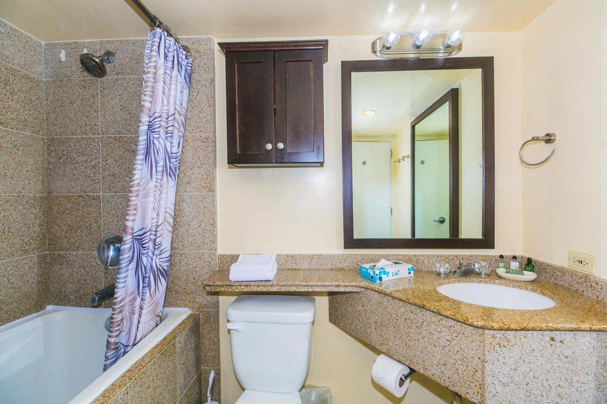 Apartment Ilikai Tower 2121 View 1br *